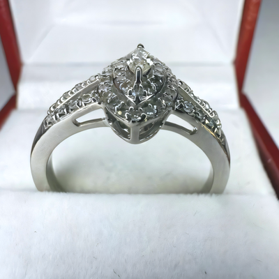14 k white gold diamond ring