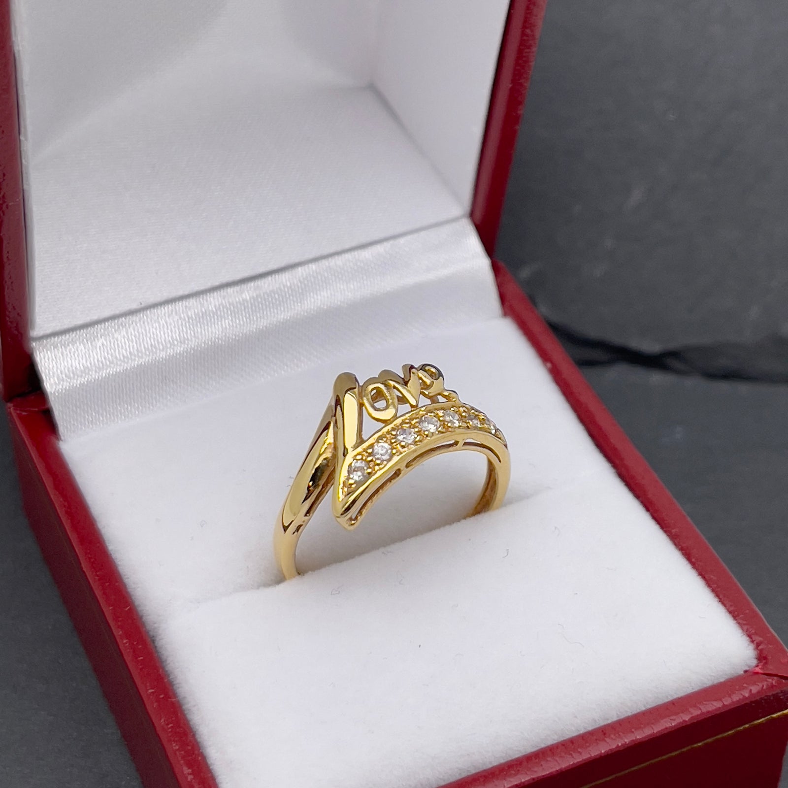 18 K love diamond  ring