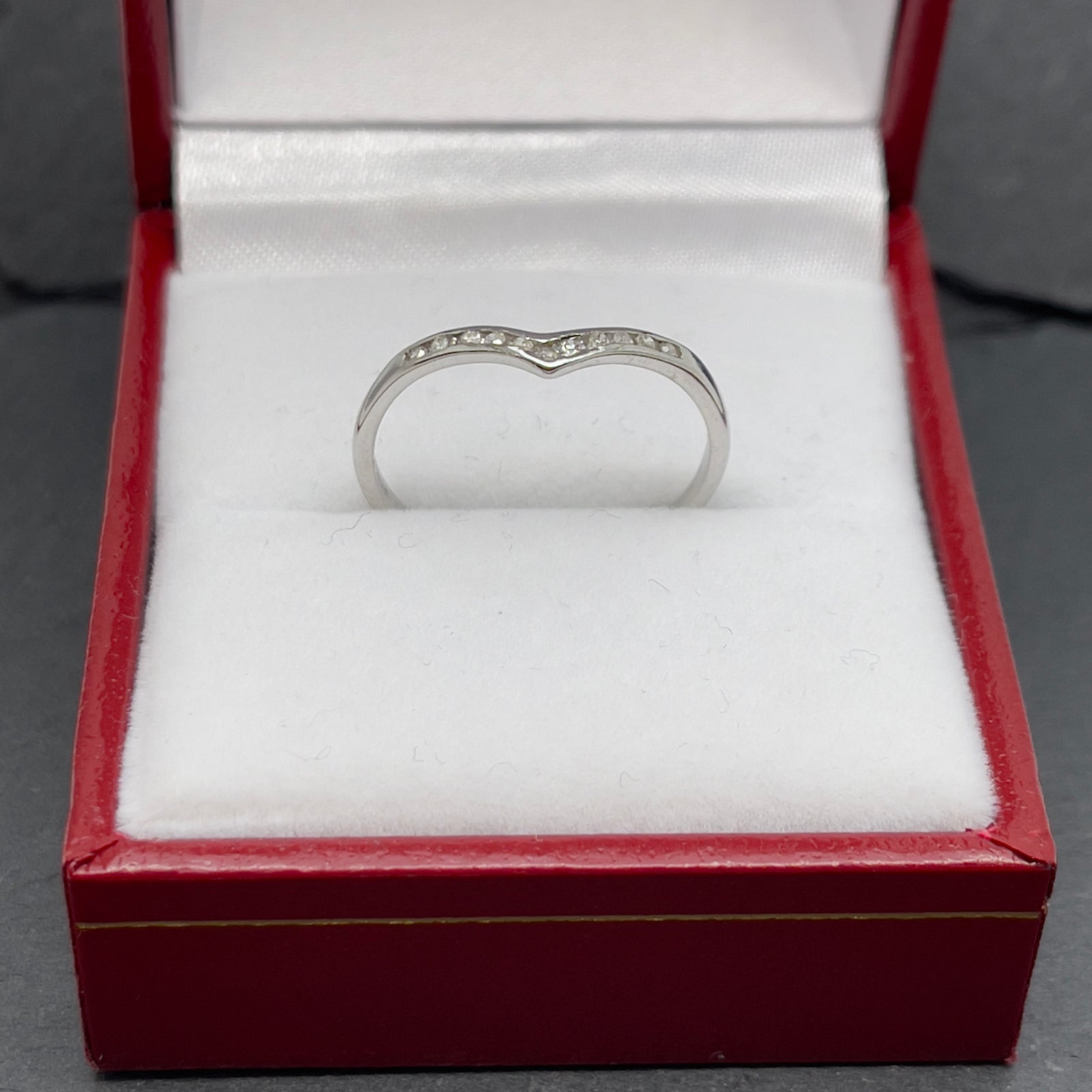 9 k white gold diamond ring