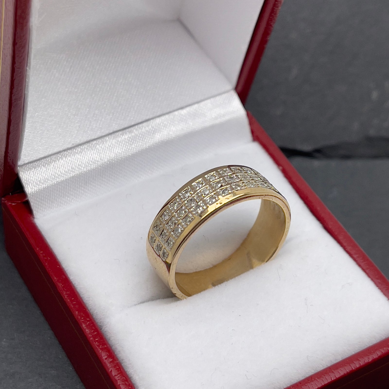 9 k diamond ring unisex