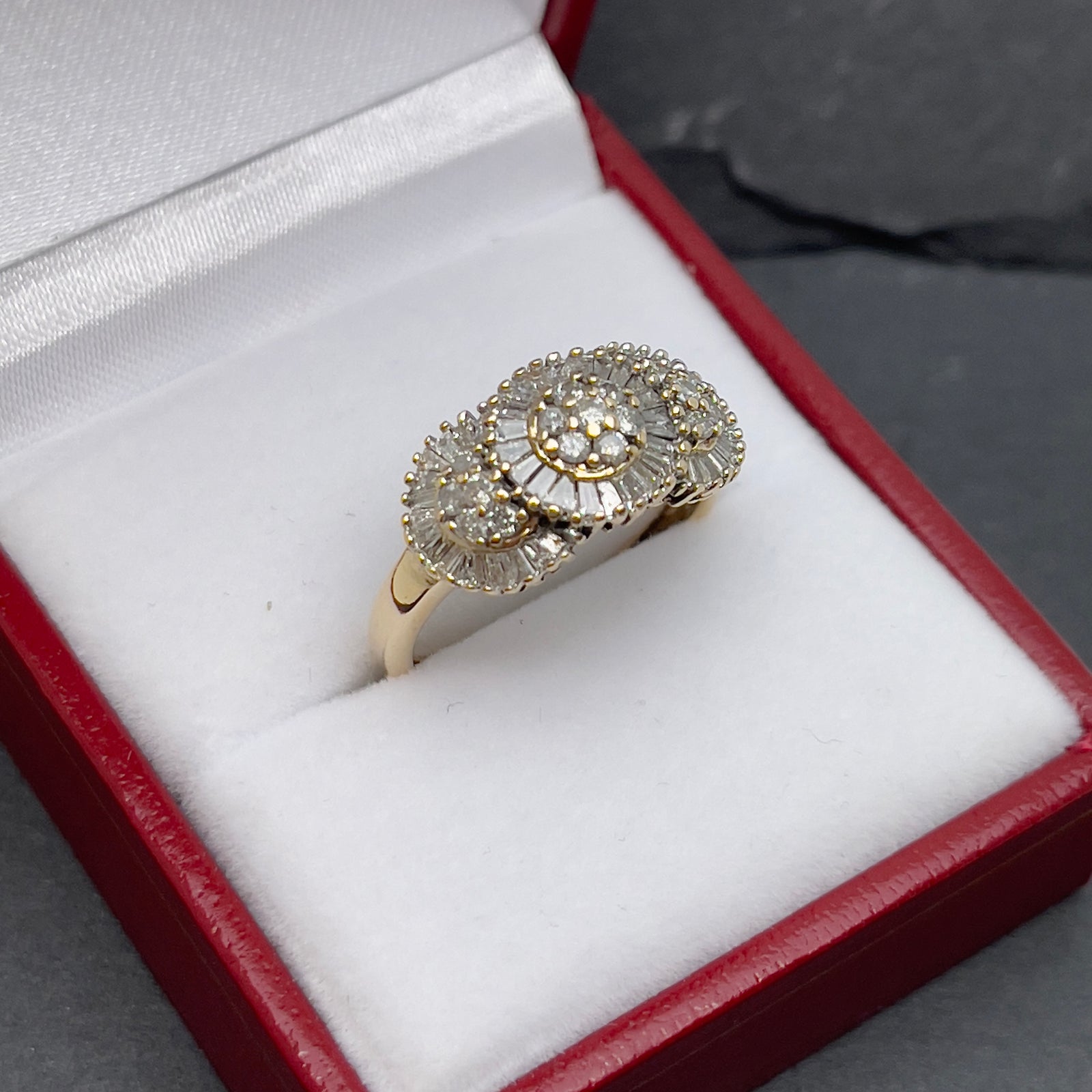 9 K baguette diamond ring