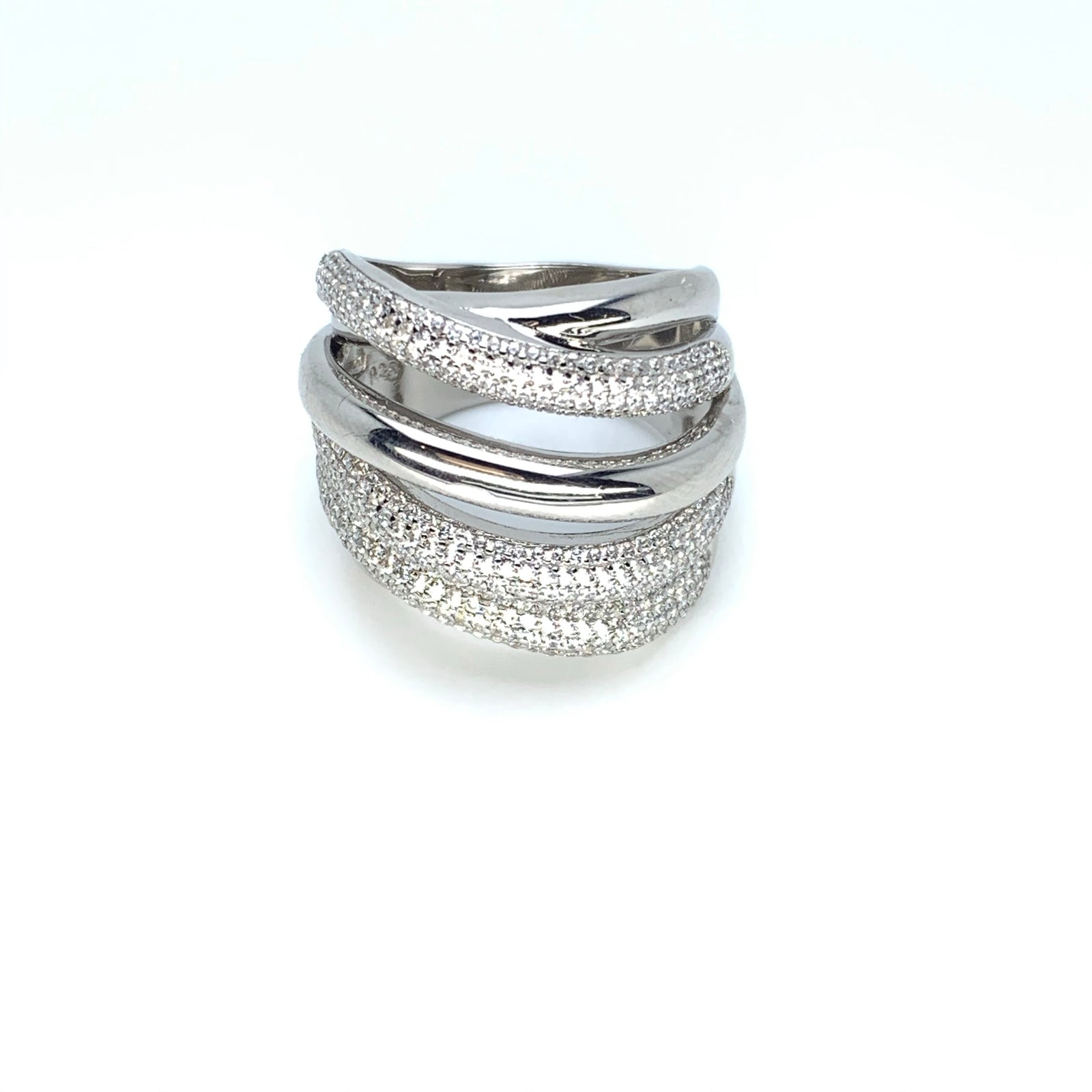 Luxury Swirl Ring